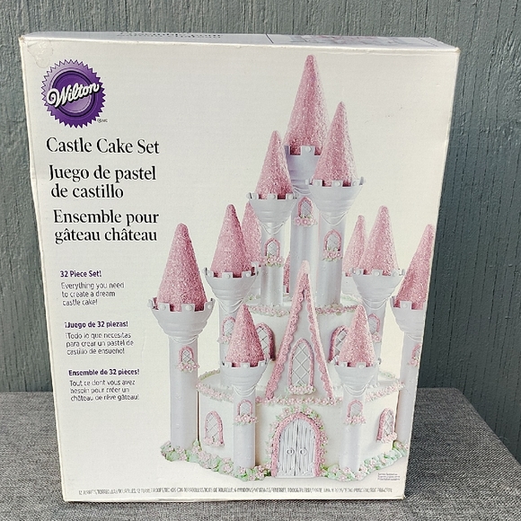 Wilton Castle Cake Set - White New In An Open Box - Picture 1 of 10
